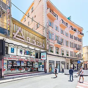 Gaudio Flat Near Ariston Theater By Wonderful Italy Appartamento